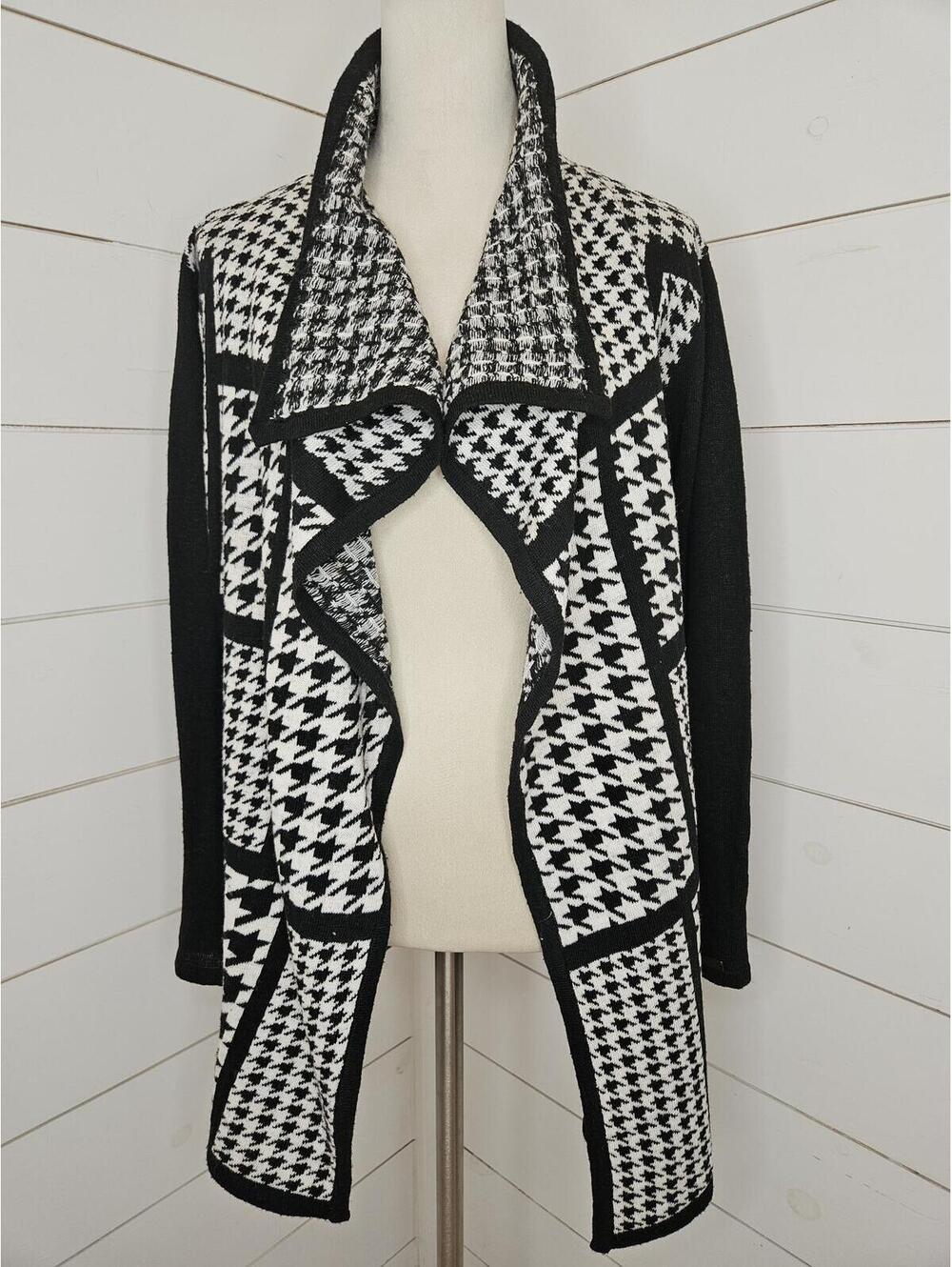 Celcius large black & white houndstooth open front cardigan sweater